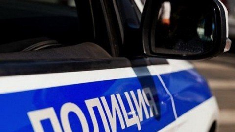В поселке Милославское полицейские задержали злоумышленницу, подозреваемую в избиении местного жителя бейсбольной битой